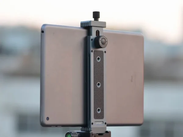 Soporte LEAPLIGHT de aluminio para tablet y teléfono